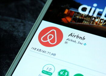 ‘Dangerous precedent Victoria Airbnb operators rally to fight new rules.jpgw1200h800modecrop - Travel News, Insights & Resources.