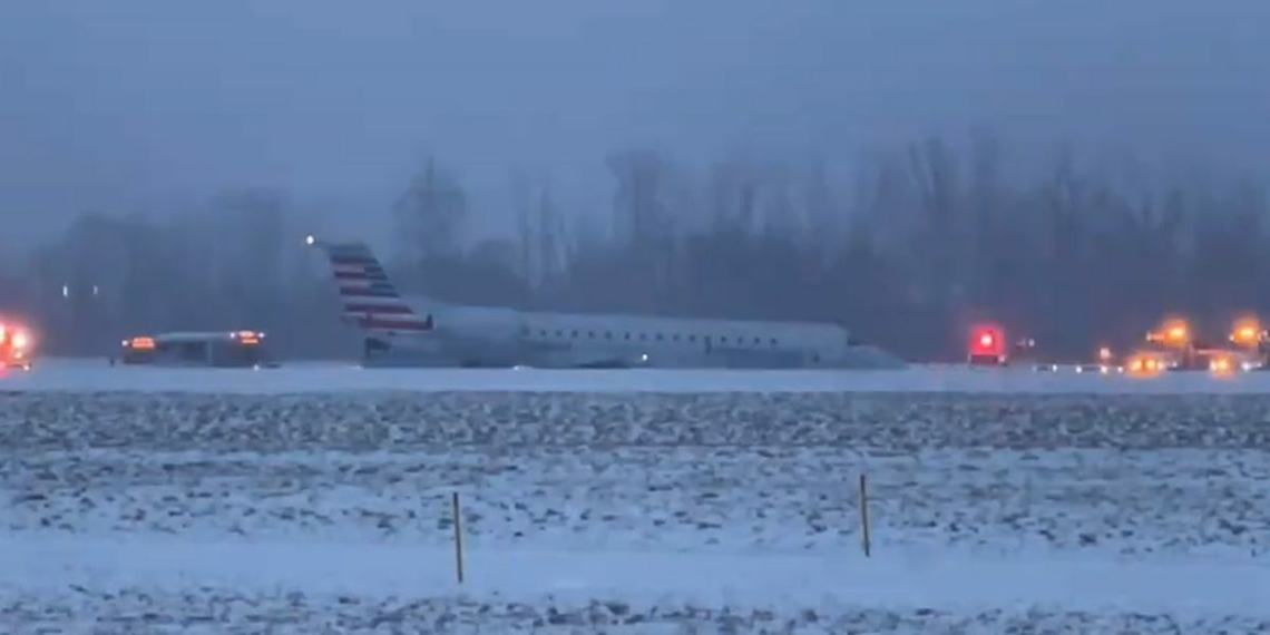 American Airlines jet skids off icy runway at Rochester NY - Travel News, Insights & Resources.