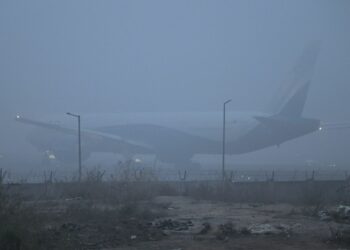 Delhi airport sees chaos amidst thick fog 10 flights diverted - Travel News, Insights & Resources.