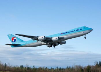 Korean Air plane bumps parked Cathay Pacific aircraft at Japanese - Travel News, Insights & Resources.