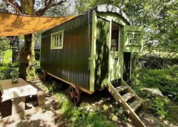 Magical Galway hut named by Airbnb as most wish listed - Travel News, Insights & Resources.