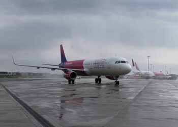 Pasazercom Wizz Air tymczasowo zawiesi ponad 30 tras w tym - Travel News, Insights & Resources.