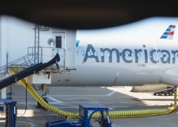 American Airlines Pilot Advances Suit Over 401k Plan ESG Ties - Travel News, Insights & Resources.