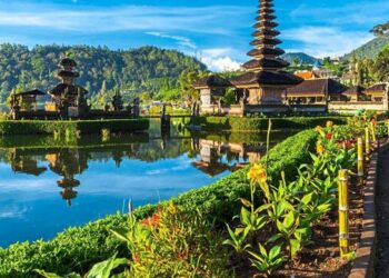Bali imposes $10 e-tax for tourists