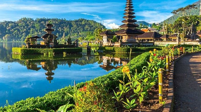 Bali imposes $10 e-tax for tourists