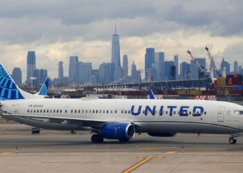 Cross Country United Airlines Flight Diverted After Tense Bomb Threat - Travel News, Insights & Resources.