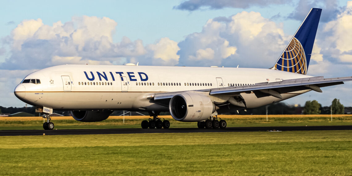 United Airlines Celebrates 30 Years of Nonstop Flights to Colombia - Travel News, Insights & Resources.
