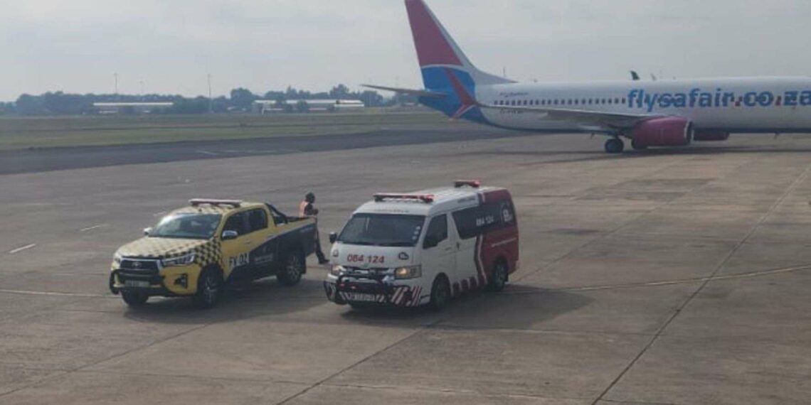 Watch FlySafair flight to Joburg makes emergency landing to save - Travel News, Insights & Resources.