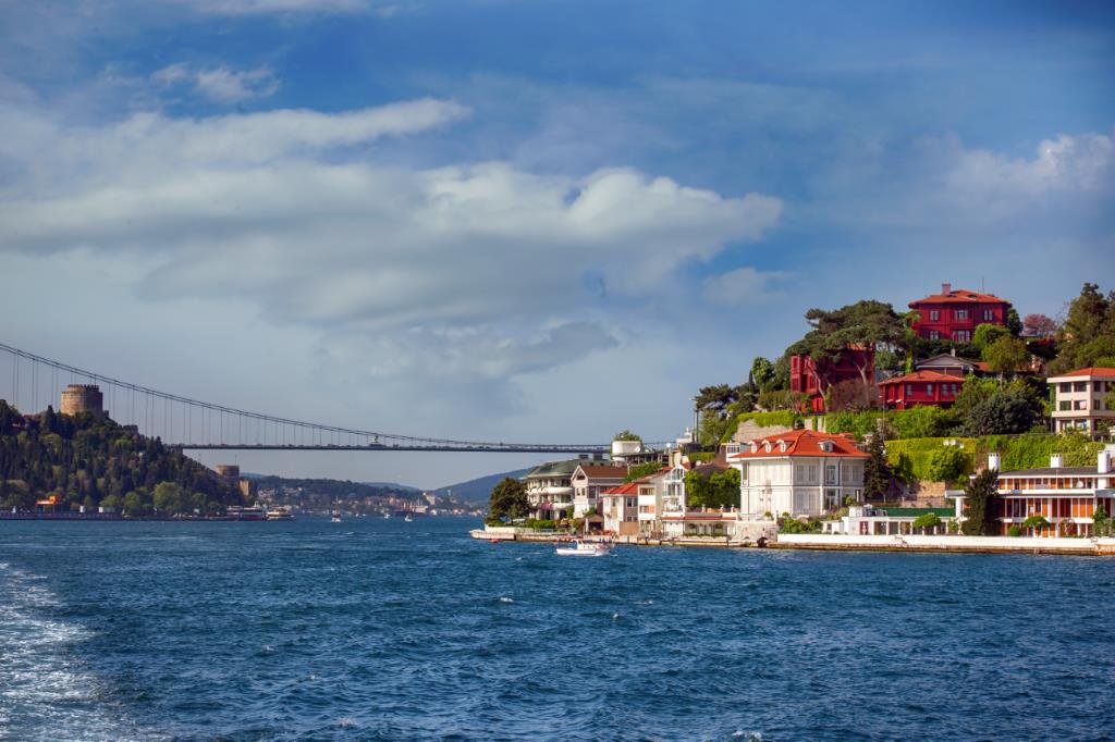 35cf0a36 istanbul bosphorus boat tour - Travel News, Insights & Resources.