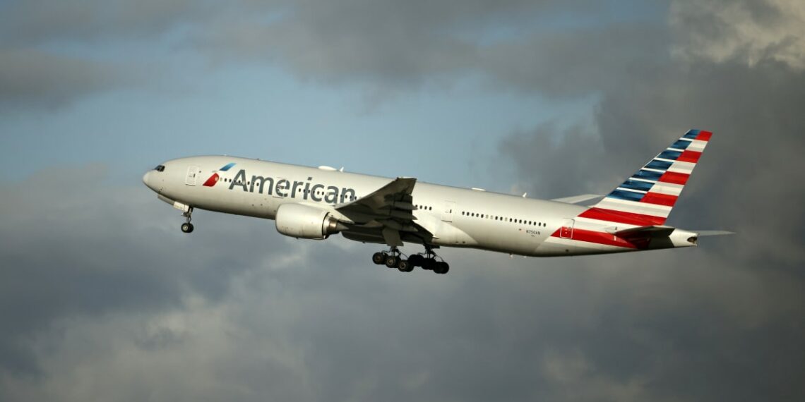 American Airlines Flight Makes Emergency Landing in Los Angeles - Travel News, Insights & Resources.