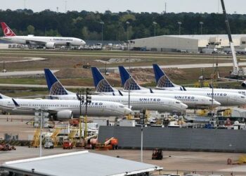FILE PHOTO United Airlines planes including a Boeing 737 MAX - Travel News, Insights & Resources.