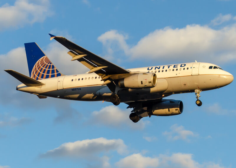 N897UA United Airlines Airbus A319 by Dylan Campbell AeroXplorer - Travel News, Insights & Resources.