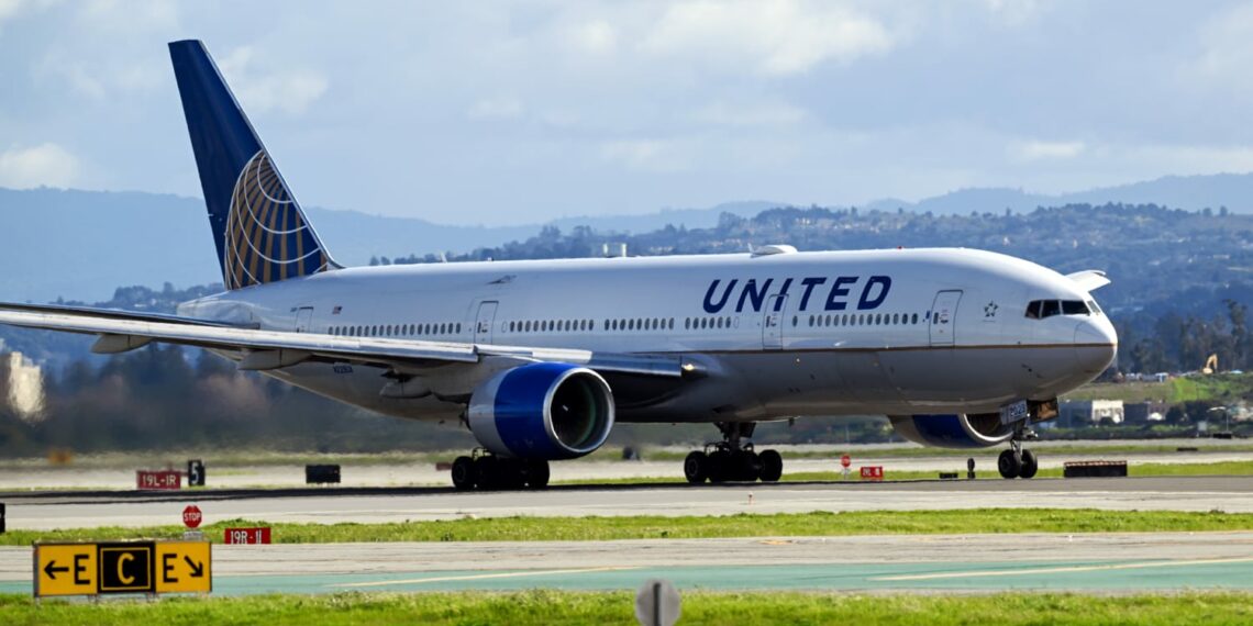 Passenger video shows flames shoot out of United Airlines engine - Travel News, Insights & Resources.