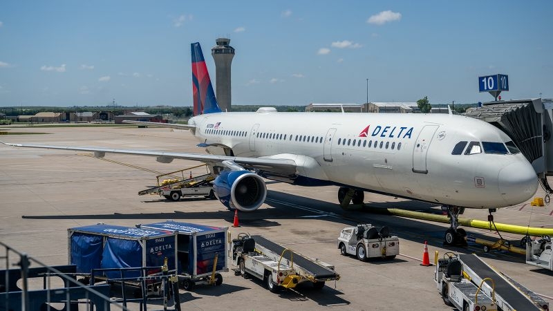 Texas man arrested after allegedly boarding Delta flight using photo - Travel News, Insights & Resources.