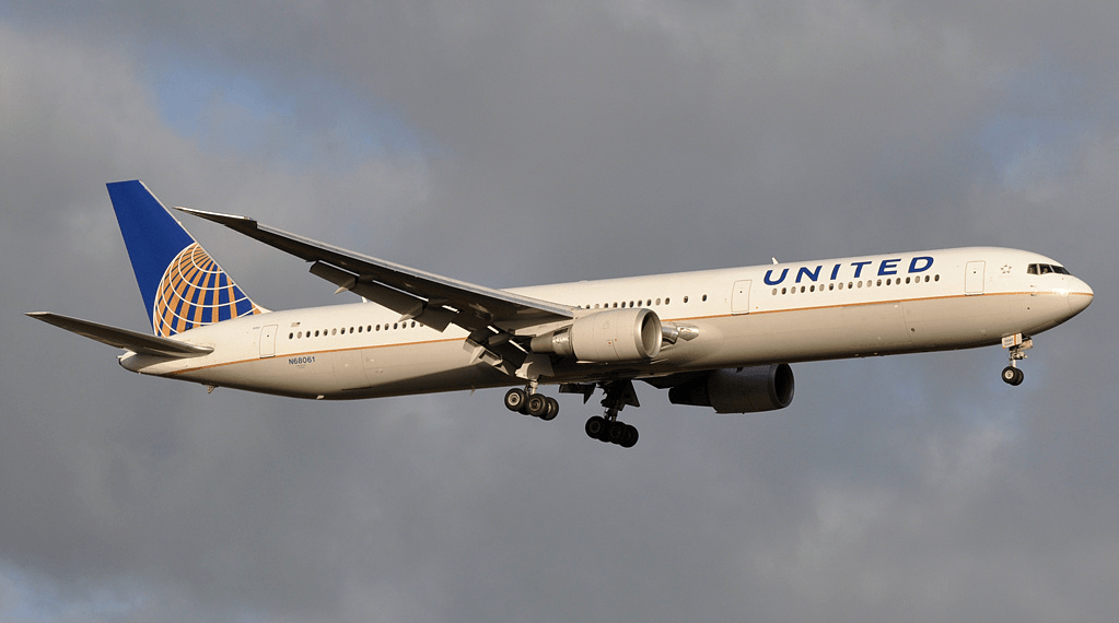 United Airlines 767 Suffers Hydraulic Issue on Arrival to New - Travel News, Insights & Resources.