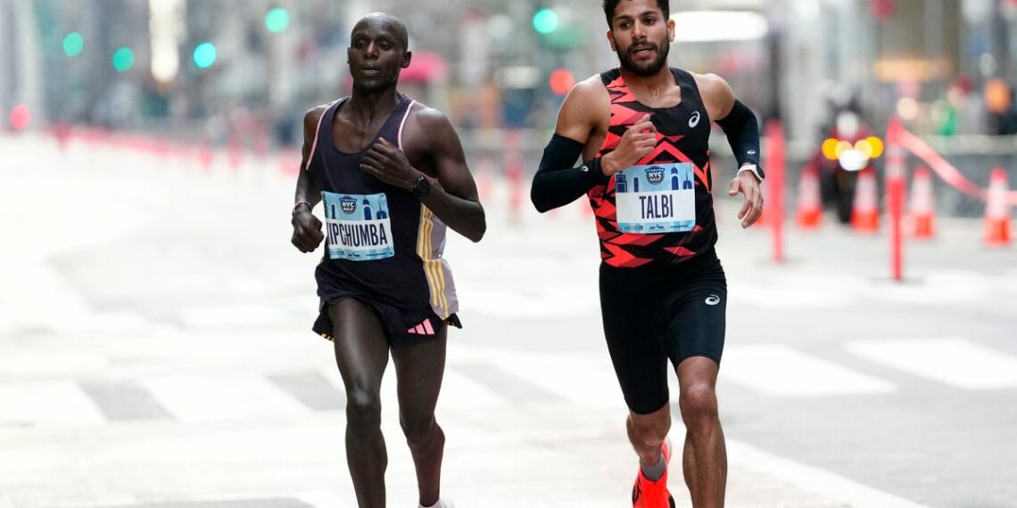 United Airlines New York City Half Marathon runners - Travel News, Insights & Resources.