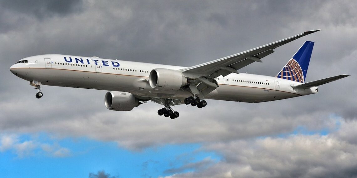United Airlines flight did not experience a fuel leak - Travel News, Insights & Resources.