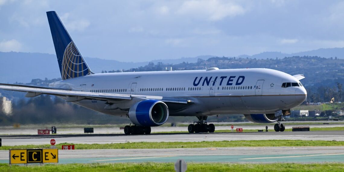 United Airlines flight forced to return to gate with engine - Travel News, Insights & Resources.