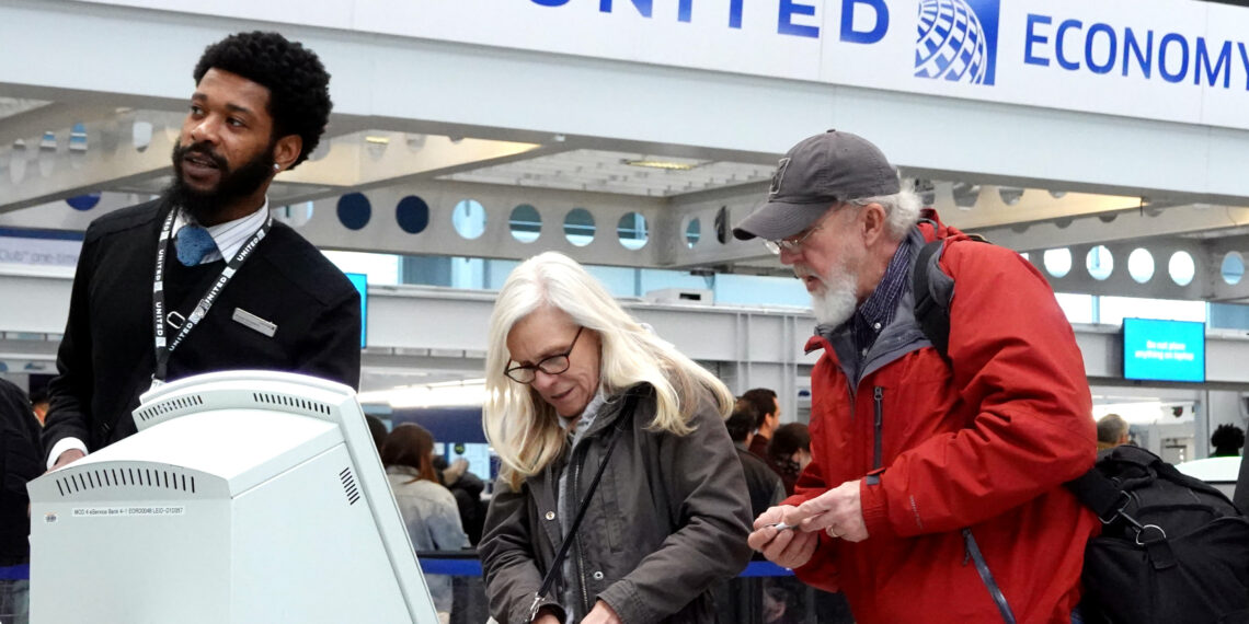 United starts letting friends and family pool frequent flyer miles - Travel News, Insights & Resources.
