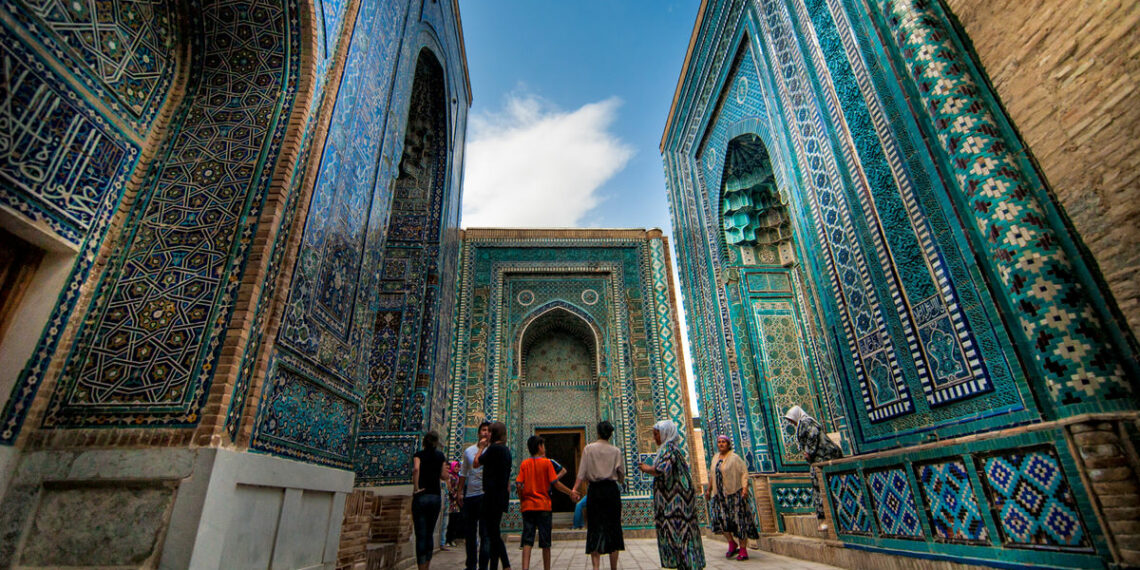 Uzbekistan’s tourism industry records 11.9% growth with 972,400 visitors in 2M 2024