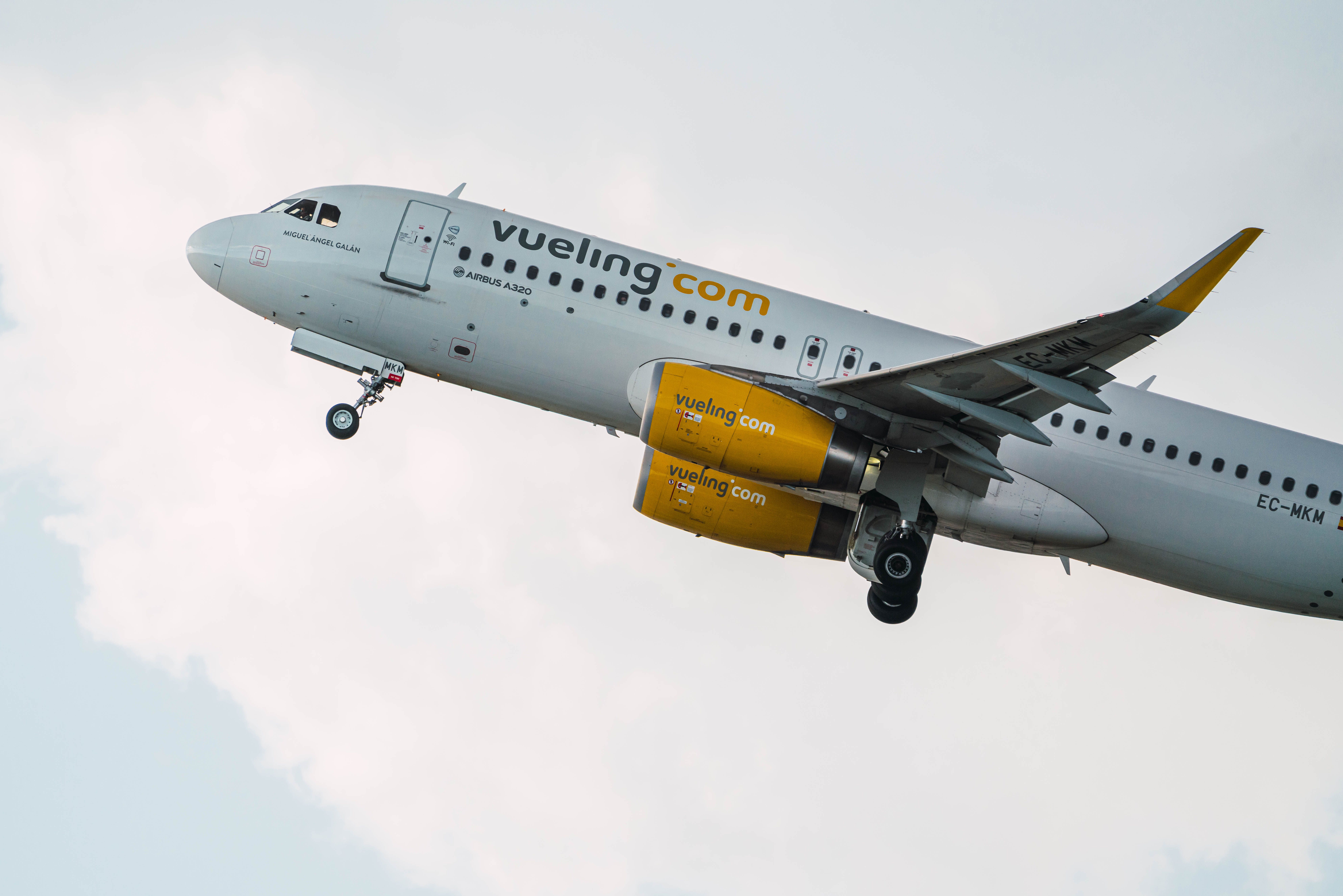 Vueling A320 with sharklets