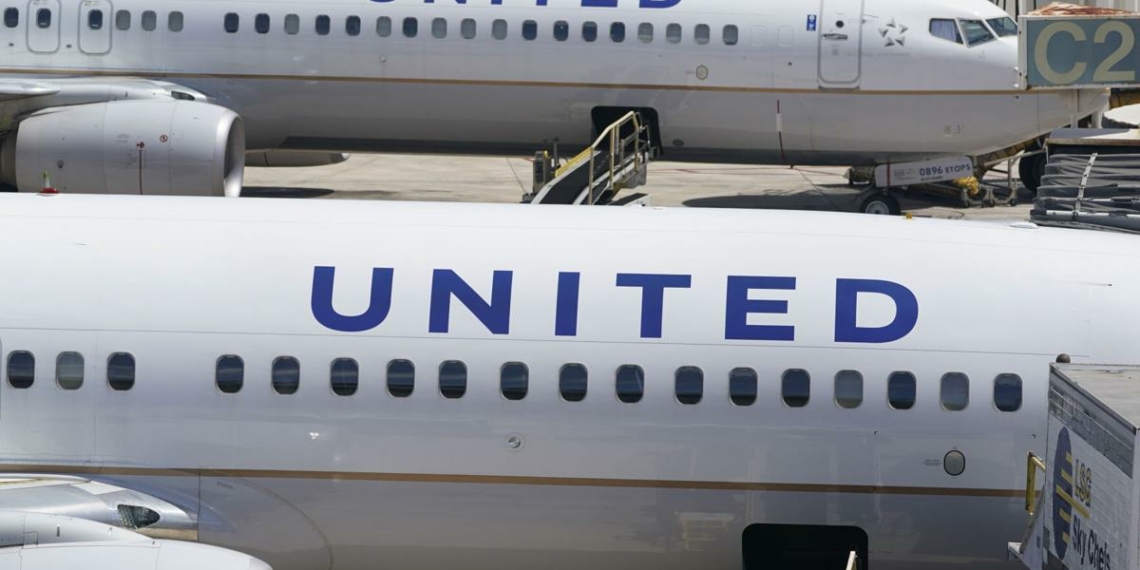 A consumer win United becomes first of the big 4 - Travel News, Insights & Resources.