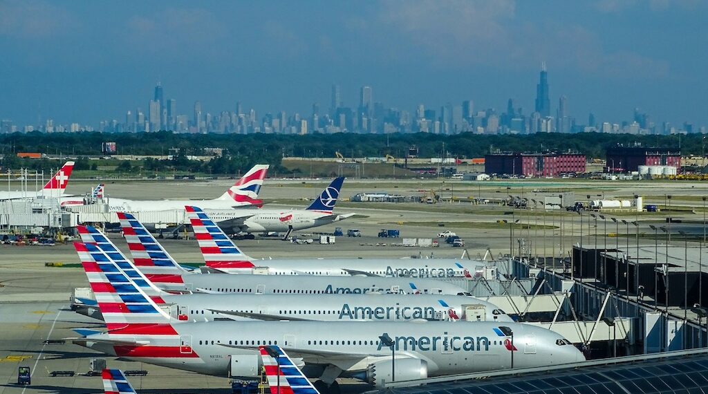 American Airlines allegedly accuses flight attendants of making money from.jpg115603 - Travel News, Insights & Resources.