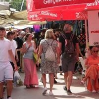 Antalyas tourism charm marred by aggressive sellers Turkiye News - Travel News, Insights & Resources.