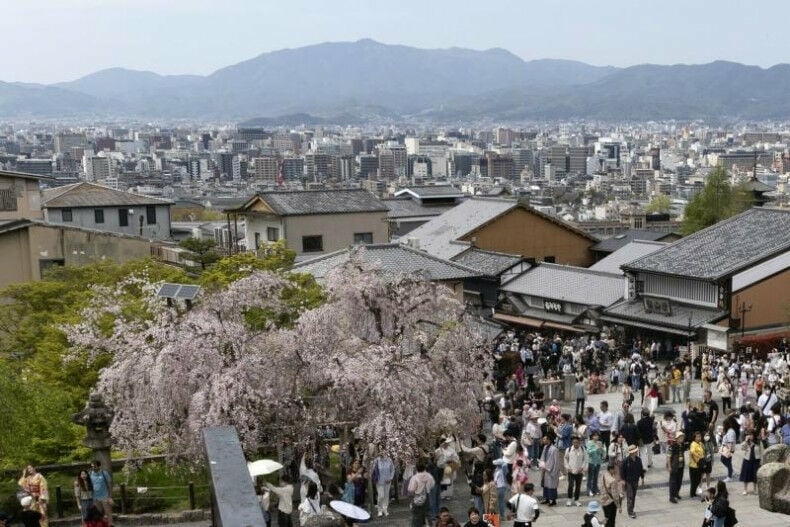 Japans visitor count hits record high with Thai tourists in - Travel News, Insights & Resources.
