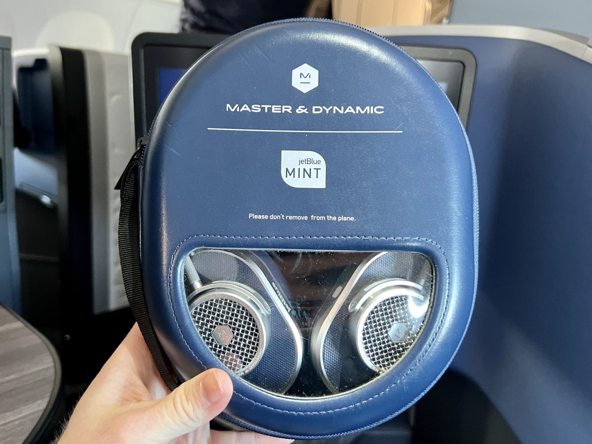 JetBlue Mint A321LR amenity headphone case