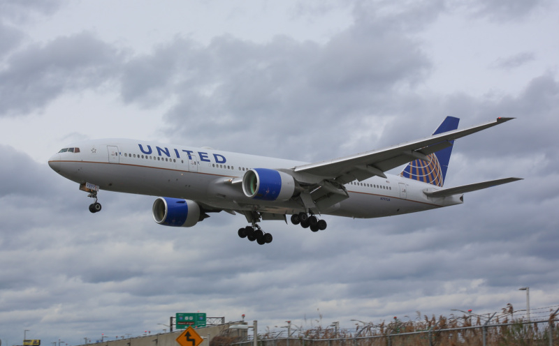 N797UA United Airlines Boeing 777 200ER by Rowen B AeroXplorer - Travel News, Insights & Resources.
