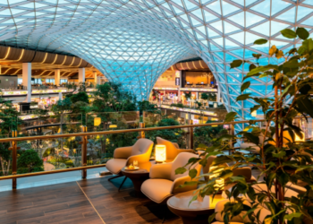 Review Qatar Airways stylish Al Mourjan ‘The Garden Business Lounge - Travel News, Insights & Resources.
