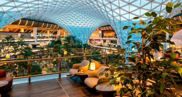 Review Qatar Airways stylish Al Mourjan ‘The Garden Business Lounge - Travel News, Insights & Resources.