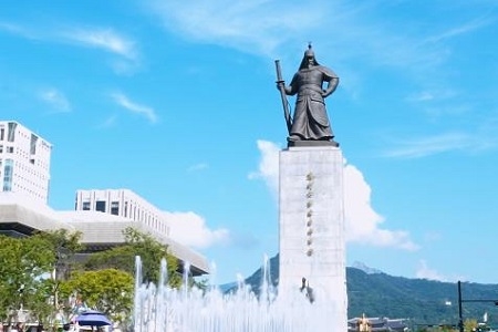 Seoul and KTs Innovative Tour Guide System ‘Gwanghwamun AI Docent - Travel News, Insights & Resources.