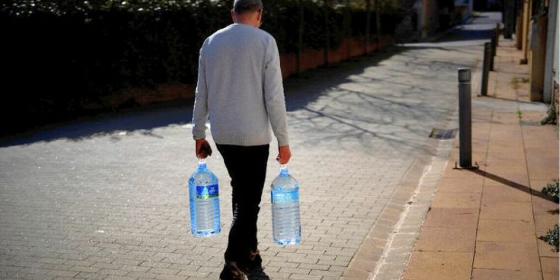 Tourists visiting Catalonia could be subject to water restrictions due to 'drought emergency'