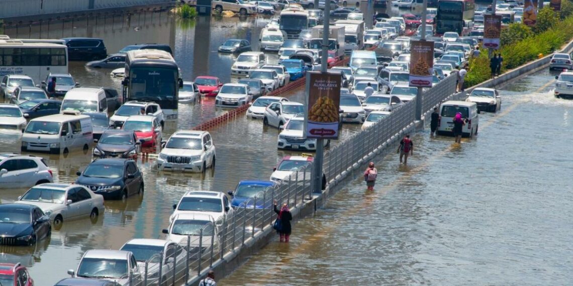 UAE roads today Which ones are closed flooded clear Here.com - Travel News, Insights & Resources.