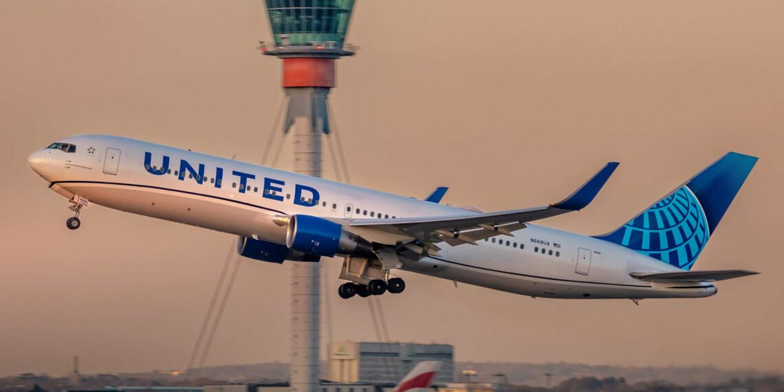 United Airlines 767 To Newark Returns to London Battery Failure - Travel News, Insights & Resources.