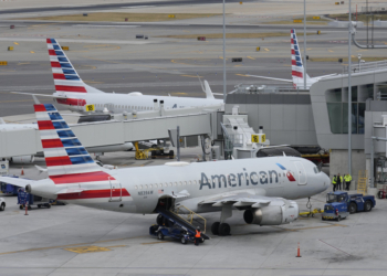 2 Jews Kicked Say They Were Kicked Off American Airlines - Travel News, Insights & Resources.