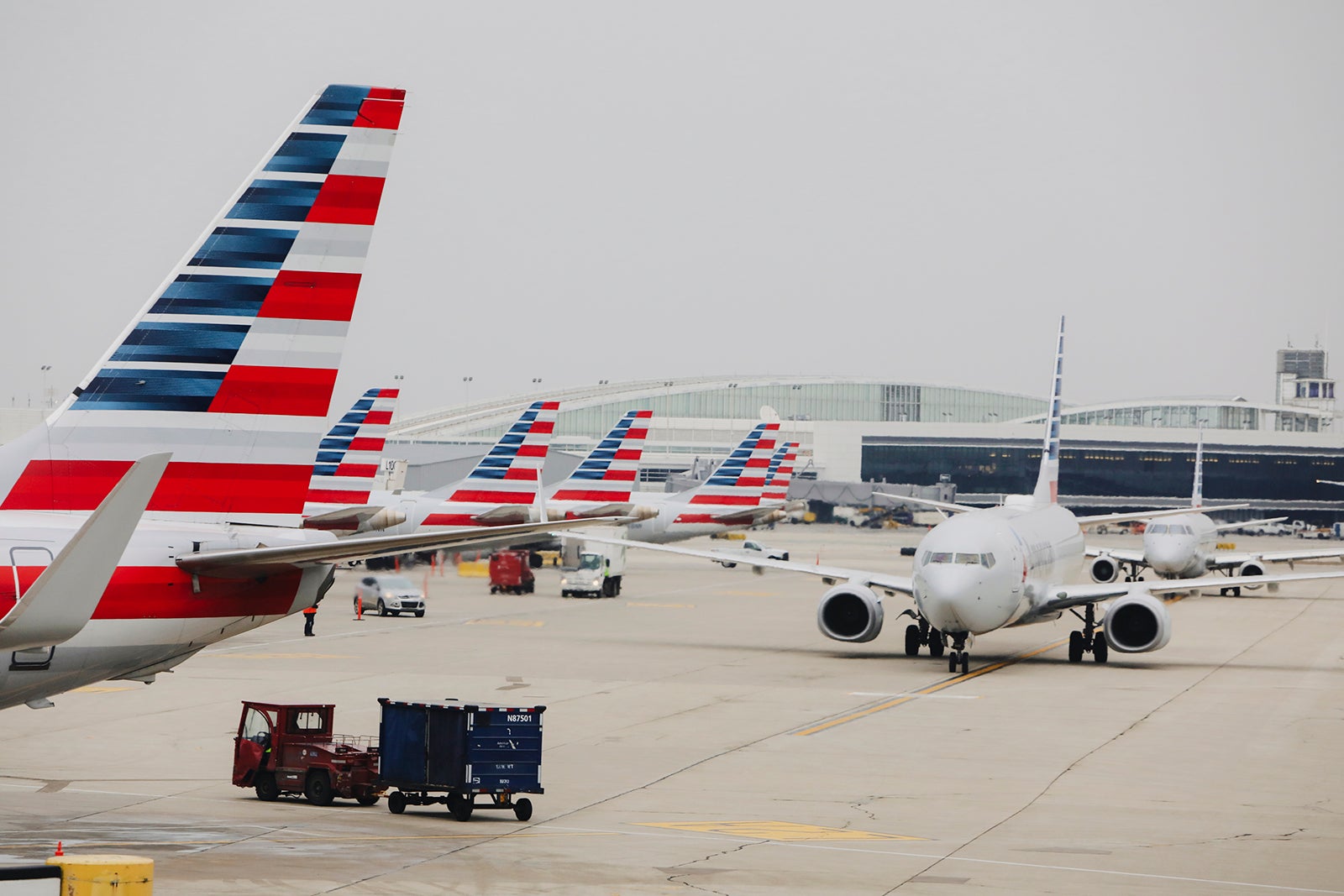 AMERICAN AIRLINES EXTERIOR ON TARMAC AA - Travel News, Insights & Resources.