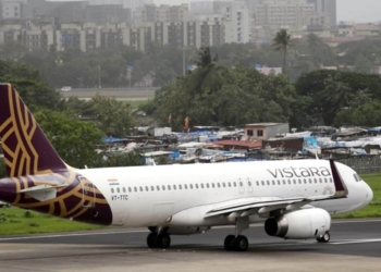 Delhi bound Vistara flight makes emergency landing at Bhubaneswar after hit - Travel News, Insights & Resources.