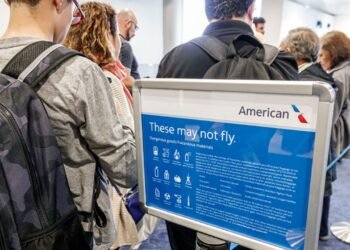 American Airlines expands its crackdown on gate lice - Travel News, Insights & Resources.