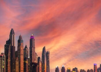 Dubai makes hotel booking and return ticket mandatory for tourist - Travel News, Insights & Resources.