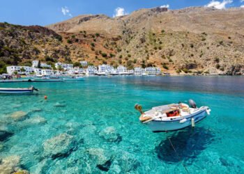 Greece will set up fund to decarbonise its islands - Travel News, Insights & Resources.