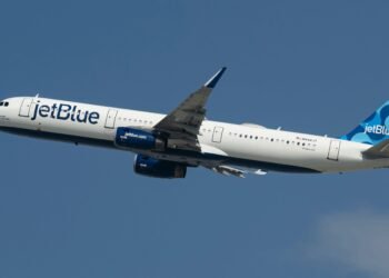 JetBlue Planning To Significantly Reduce Pilot Workforce In Los Angeles - Travel News, Insights & Resources.