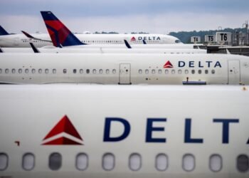 Jewish flight attendant sues Delta Air Lines over alleged discrimination - Travel News, Insights & Resources.