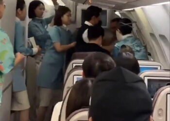 Korean Air Passenger Tries To Open Emergency Exit Gets Restrained - Travel News, Insights & Resources.