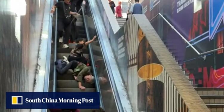 Mainland Chinese tourists fall down Hong Kong escalator ‘like dominoes - Travel News, Insights & Resources.