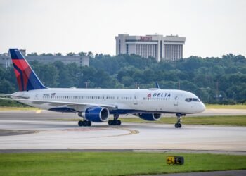 Outraged Passengers Slam Delta Air Lines After It Took 20 - Travel News, Insights & Resources.