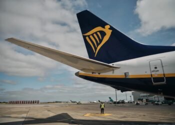 RYANAIR NOVEMBER SURVEY EXPOSES VOLA EDREAMS OVERCHARGING – Ryanairs - Travel News, Insights & Resources.