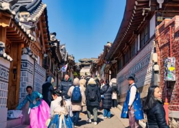 Seouls Bukchon Hanok Village Imposes Tourist Limits Heres All You - Travel News, Insights & Resources.